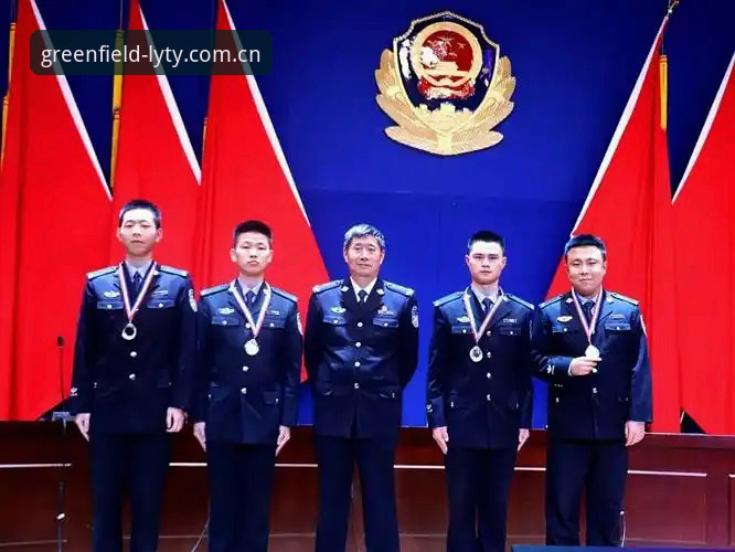 世界杯安保协作模式转变深度分析：从40人到3人的警务部署背后